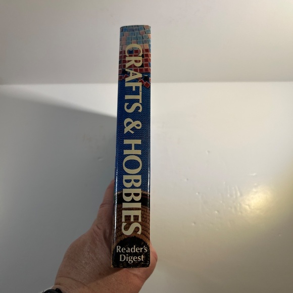 Vintage Hardcover Book Reader's Digest Crafts & Hobbies 1979 - Picture 8 of 10